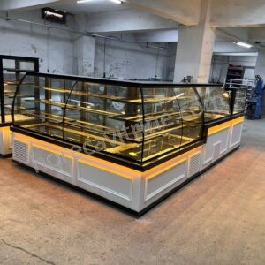Gebak, zoetigheid en croissant vitrine