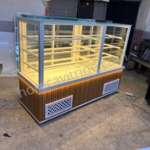 Gebak, zoetigheid en croissant vitrine