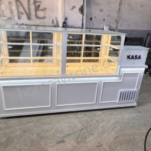 Gebak, zoetigheid en croissant vitrine