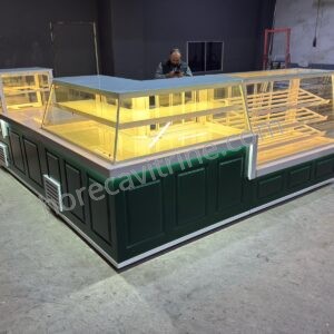 Gebak, zoetigheid en croissant vitrine